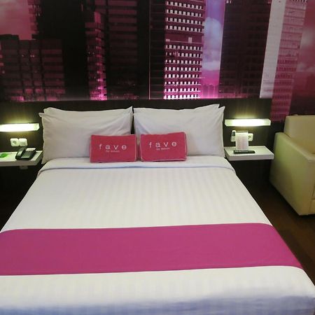 Favehotel Mex Tunjungan Surabaya Szoba fotó